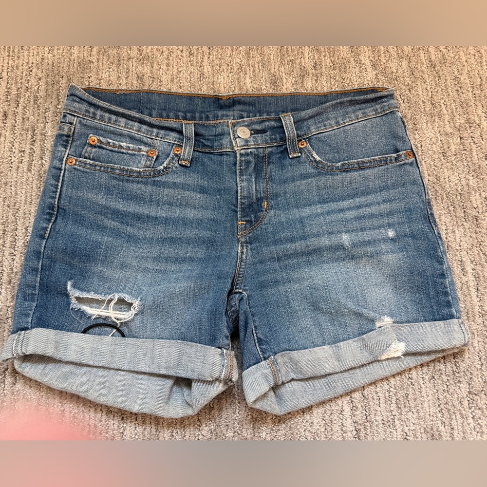 Levi’s shorts - Picture 1 of 3
